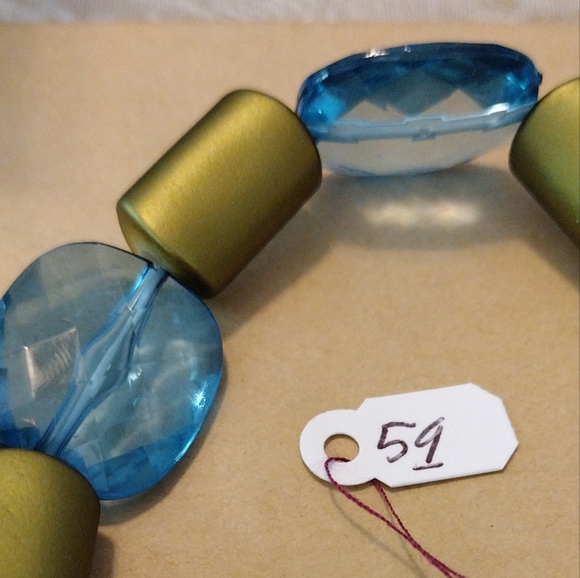 Artemis's Gems custom-made beaded bracelet with gold and blue beads - Picture 3 of 4